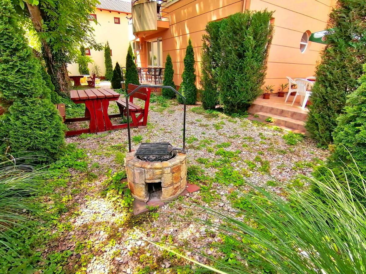 Villa Aida Apartman Hajdúszoboszló Dış mekan fotoğraf